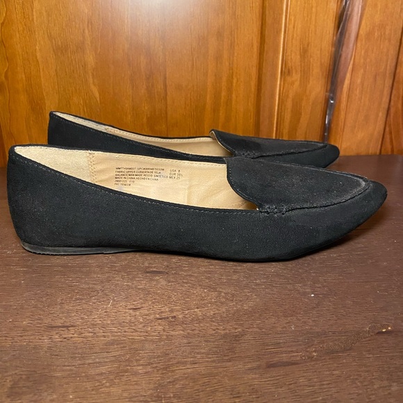 Women’s Black Flats - Picture 2 of 3
